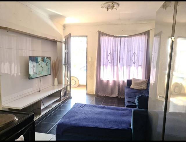 2 BEDROOM HOUSE FOR SALE IN PALM SPRINGS